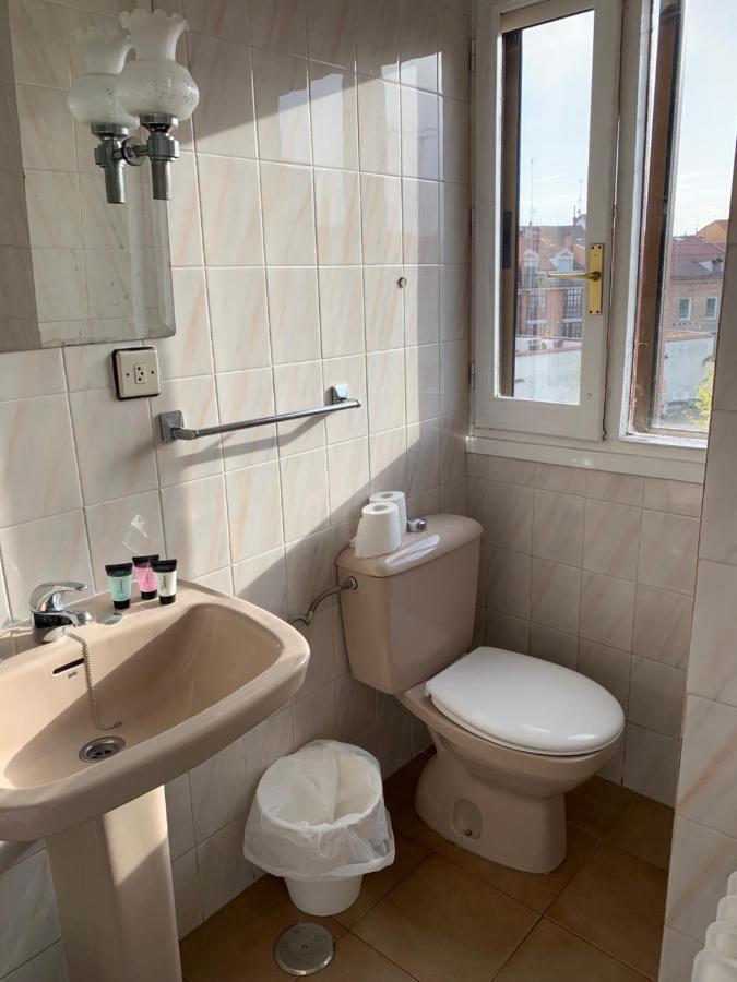 Hotel Y Restaurante Puerta De Aranda Aranda de Duero Kültér fotó