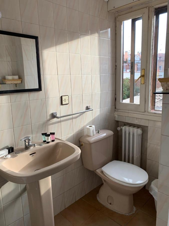 Hotel Y Restaurante Puerta De Aranda Aranda de Duero Kültér fotó